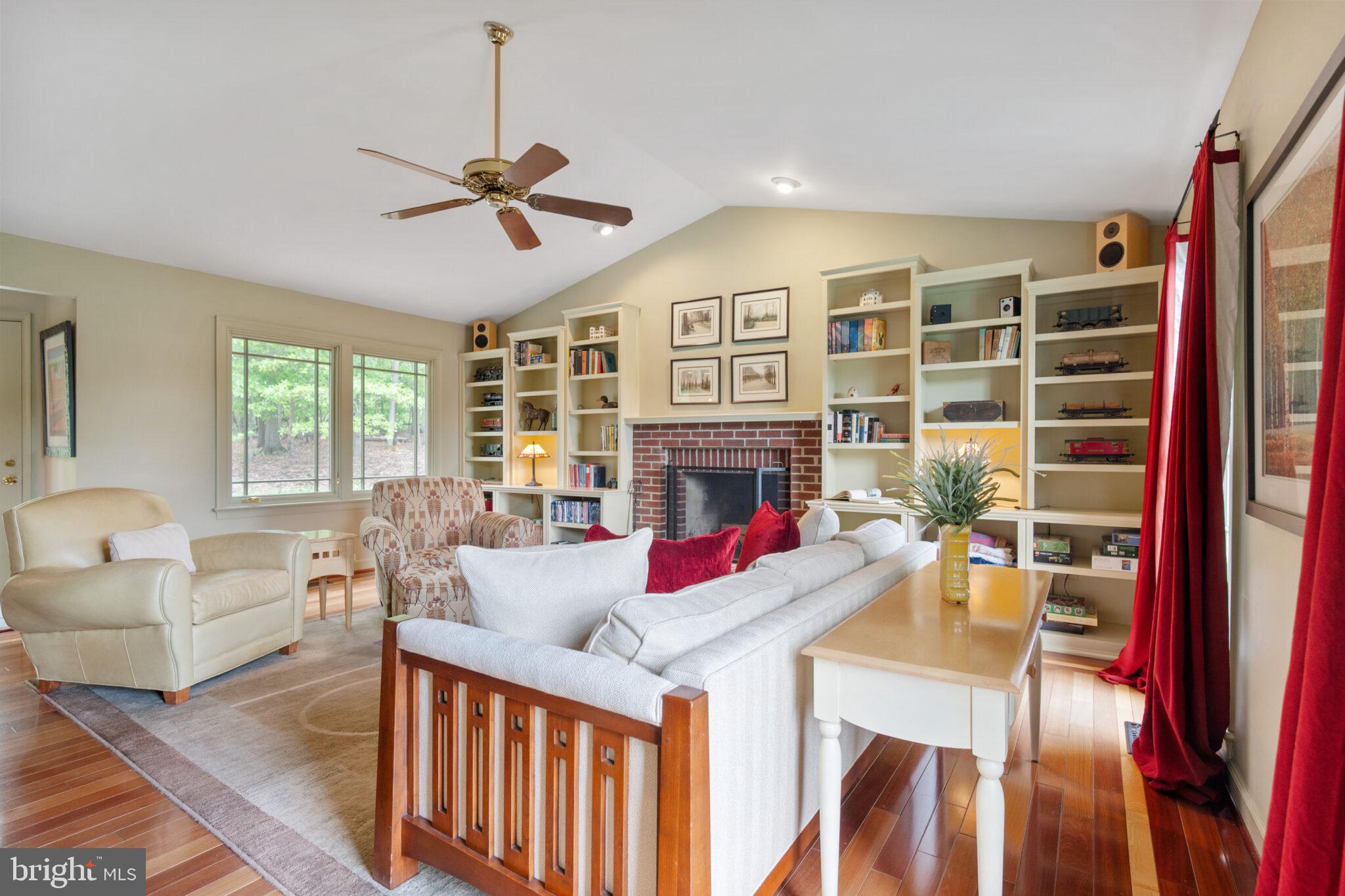 GATE POST ESTATES - Residential