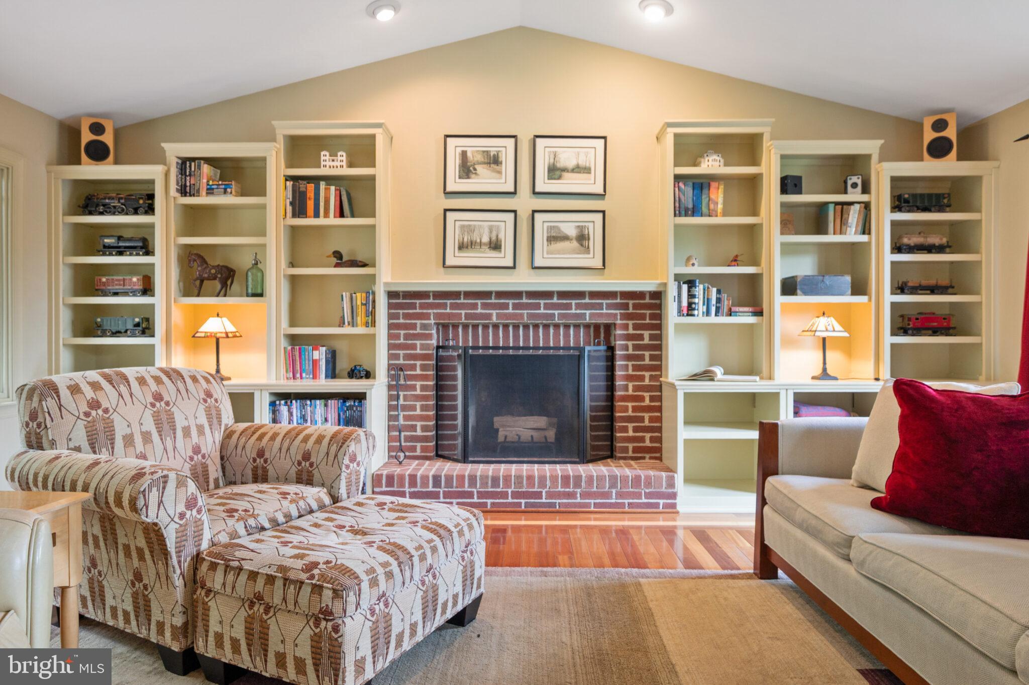 GATE POST ESTATES - Residential