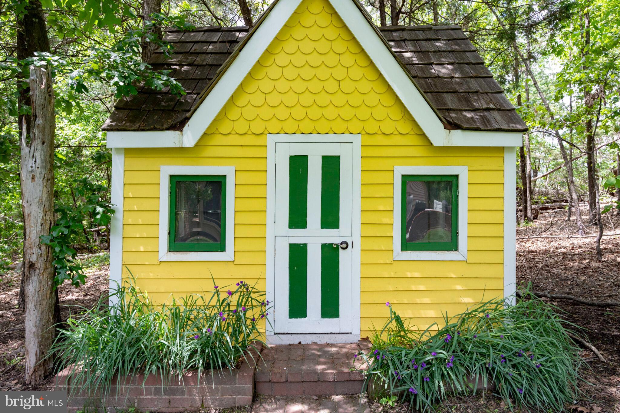 GATE POST ESTATES - Residential