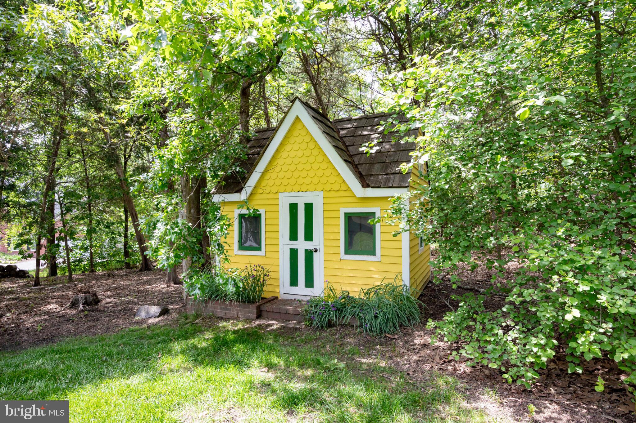 GATE POST ESTATES - Residential