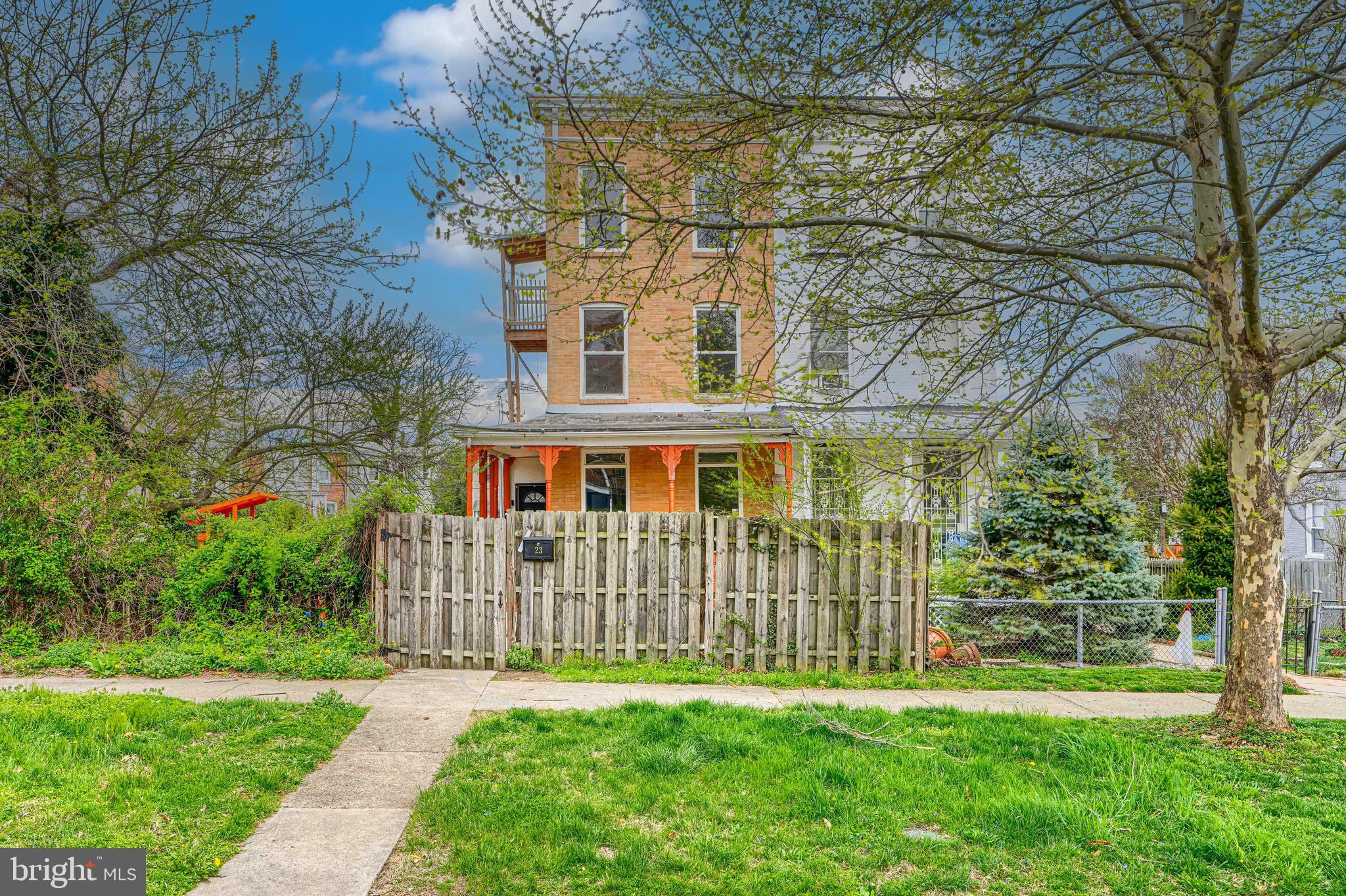 UPLANDS - Residential