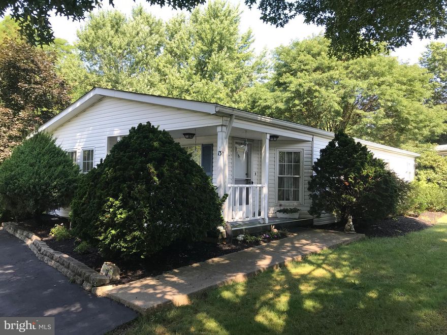 Welcome to Hidden Springs.  What a location.  End of cul-de-sac with access to walking path.  Covered front porch...Large foyer...Spacious living room with cathedral ceilings & built-in bookcases...Dining room for formal dinners...Kitchen with plenty of cabinets opens to breakfast room with plenty of windows...Laundry room has exterior door & plenty of cabinets for storage...master bedroom has walk-in closet & large linen closet...Double doors open to master bath with soaking tub, double sinks & separate shower...2nd bedroom has 2 closets...Hall bath has tub/shower unit...You have 3 parking spots...Storage shed...Come & see everything Hidden Springs has to offer!