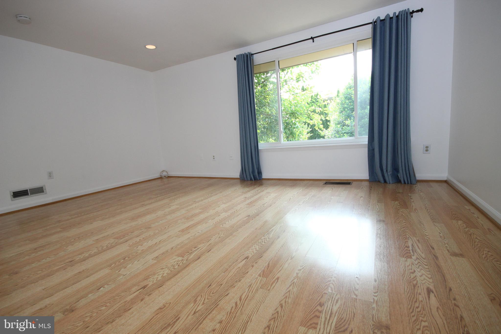 THOMAS CHOICE - Residential