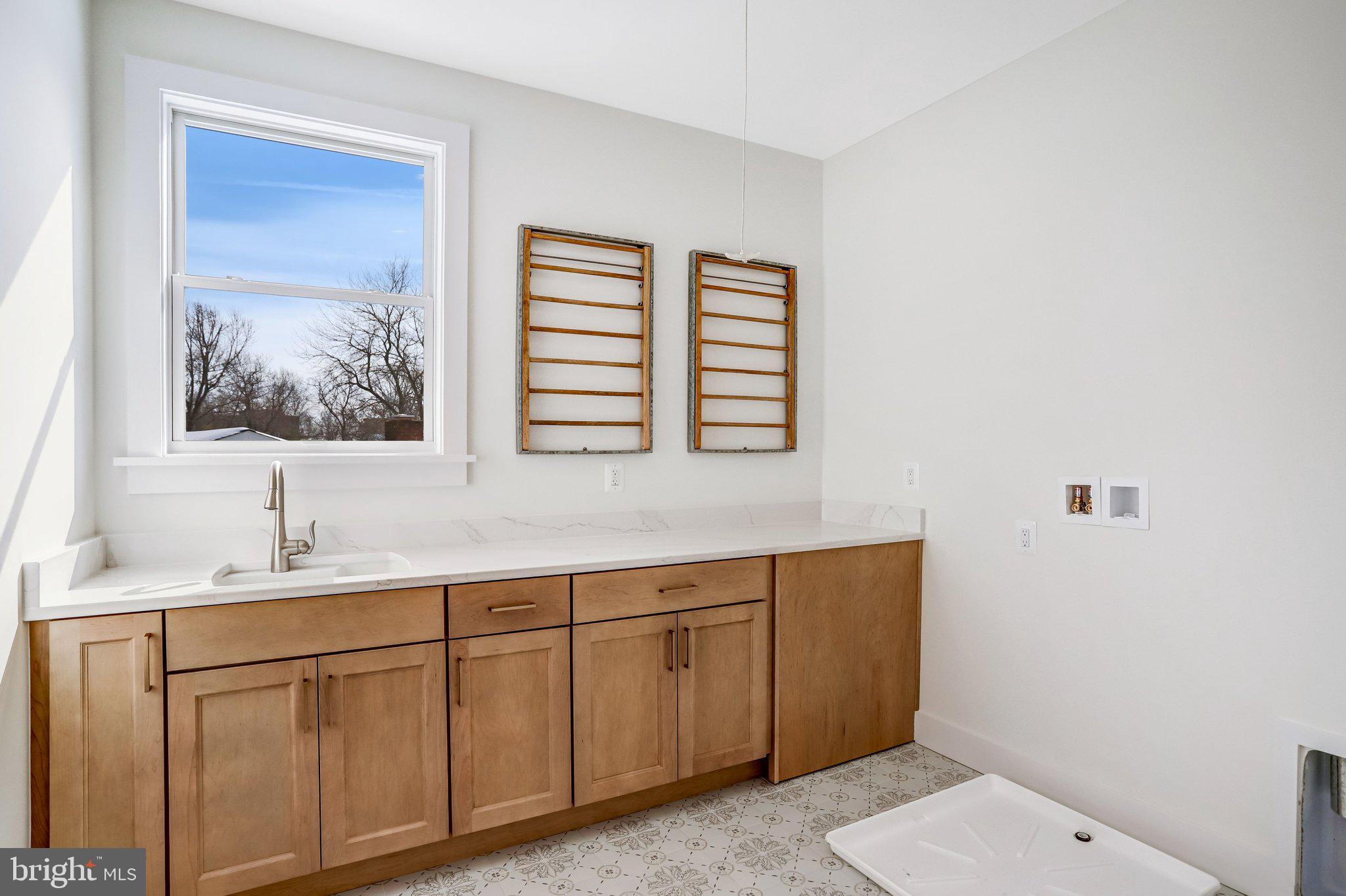 DUNN LORING WOODS - Residential