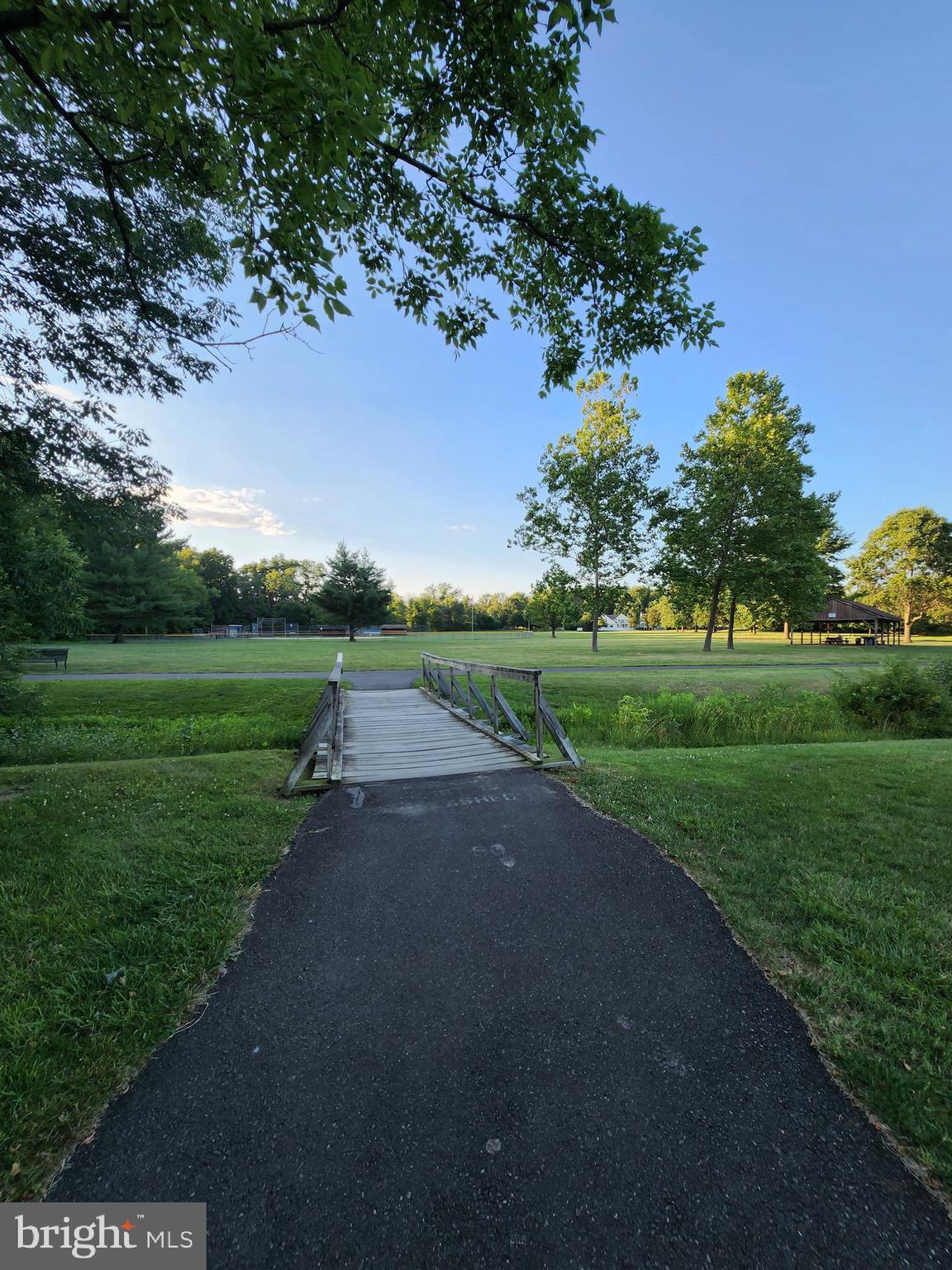 LINDENFIELD - Residential