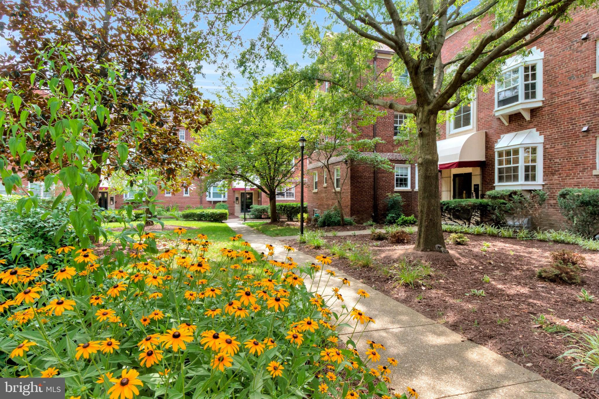 PALISADE GARDENS - Residential