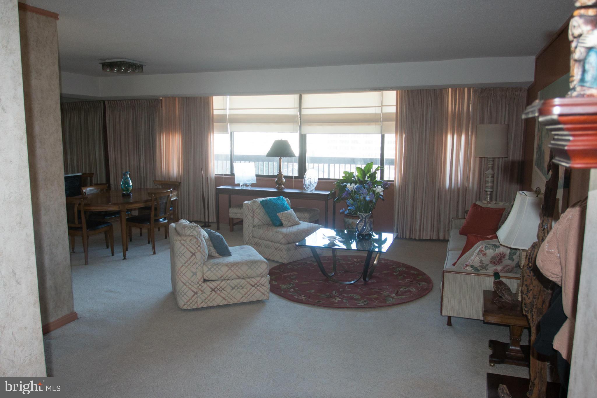 SKYLINE HOUSE - Residential