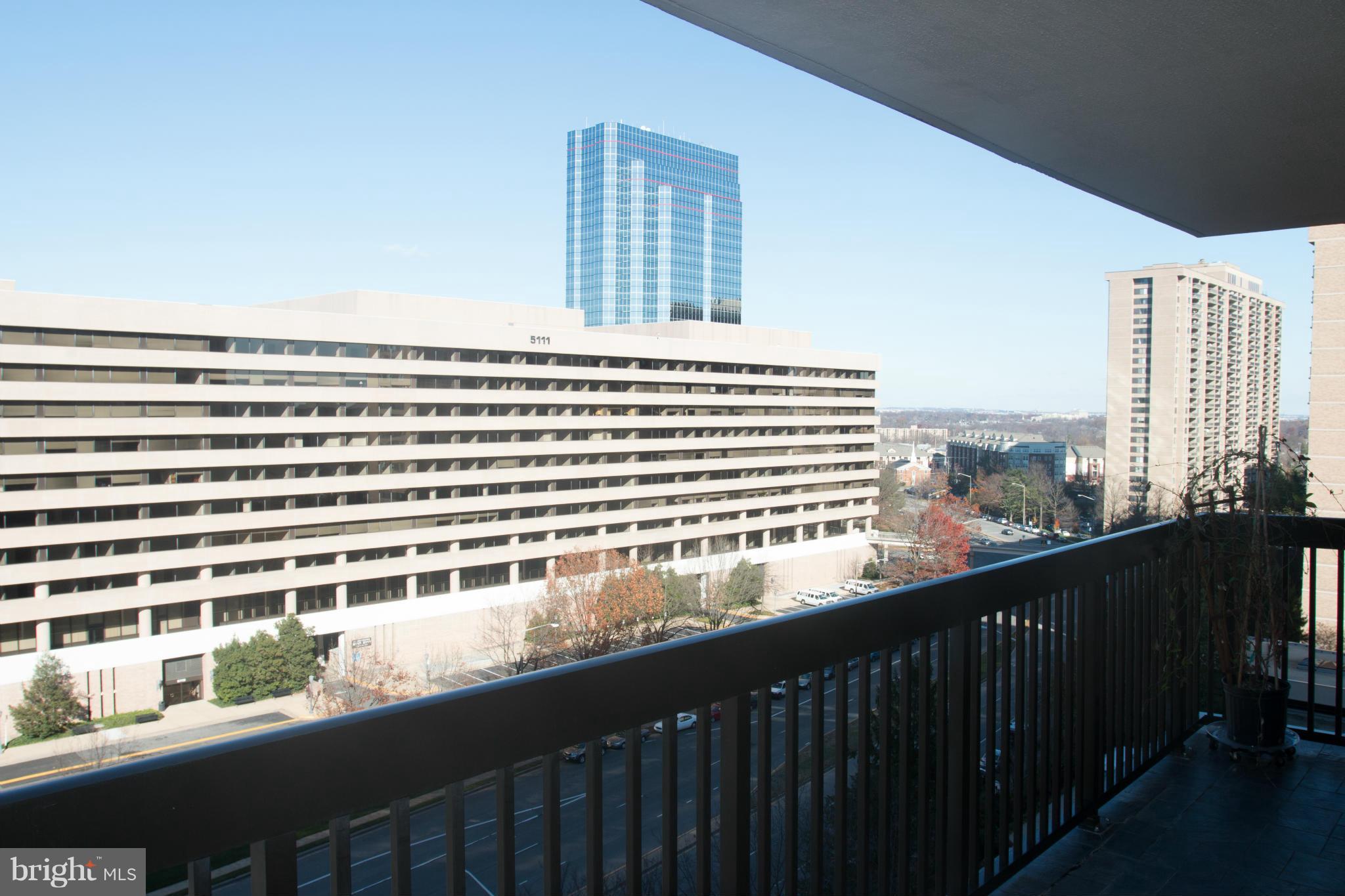 SKYLINE HOUSE - Residential