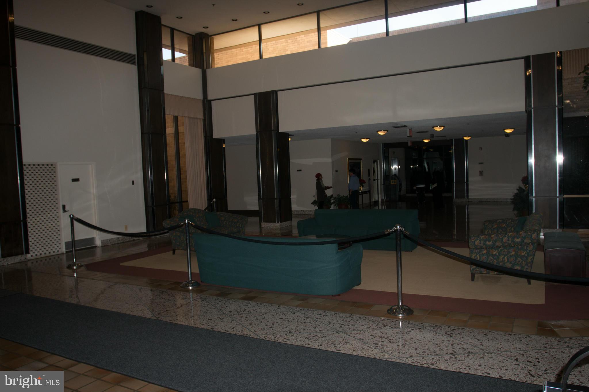 SKYLINE HOUSE - Residential