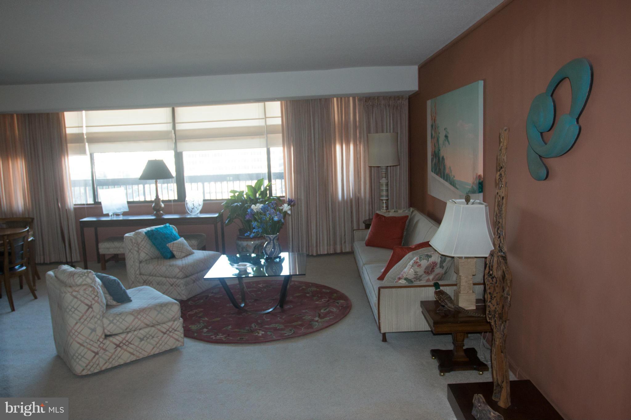 SKYLINE HOUSE - Residential