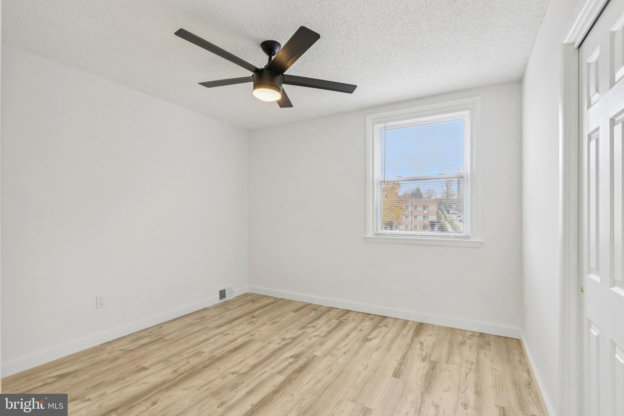 PHILADELPHIA (NORTHEAST) - Residential