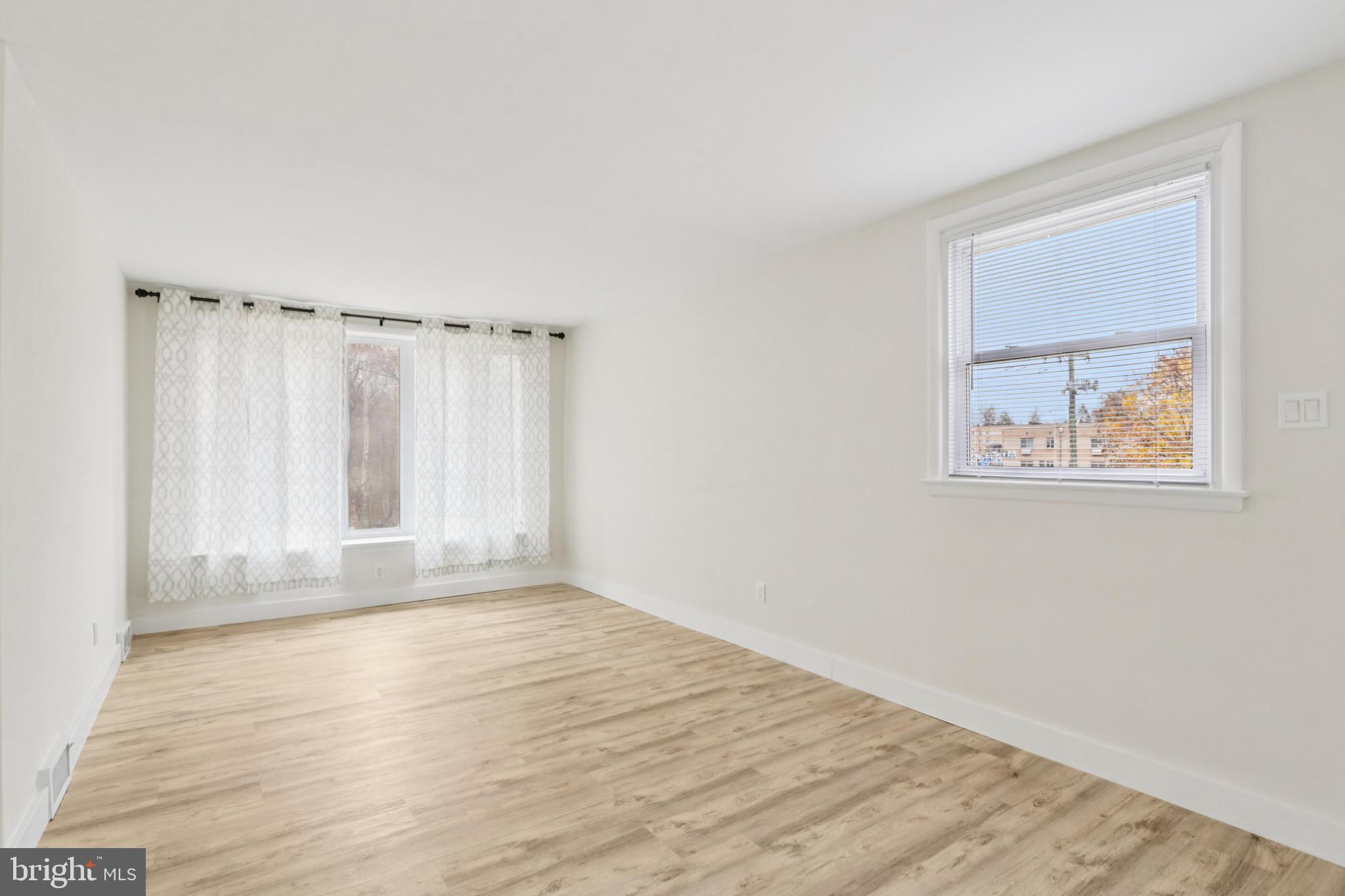 PHILADELPHIA (NORTHEAST) - Residential