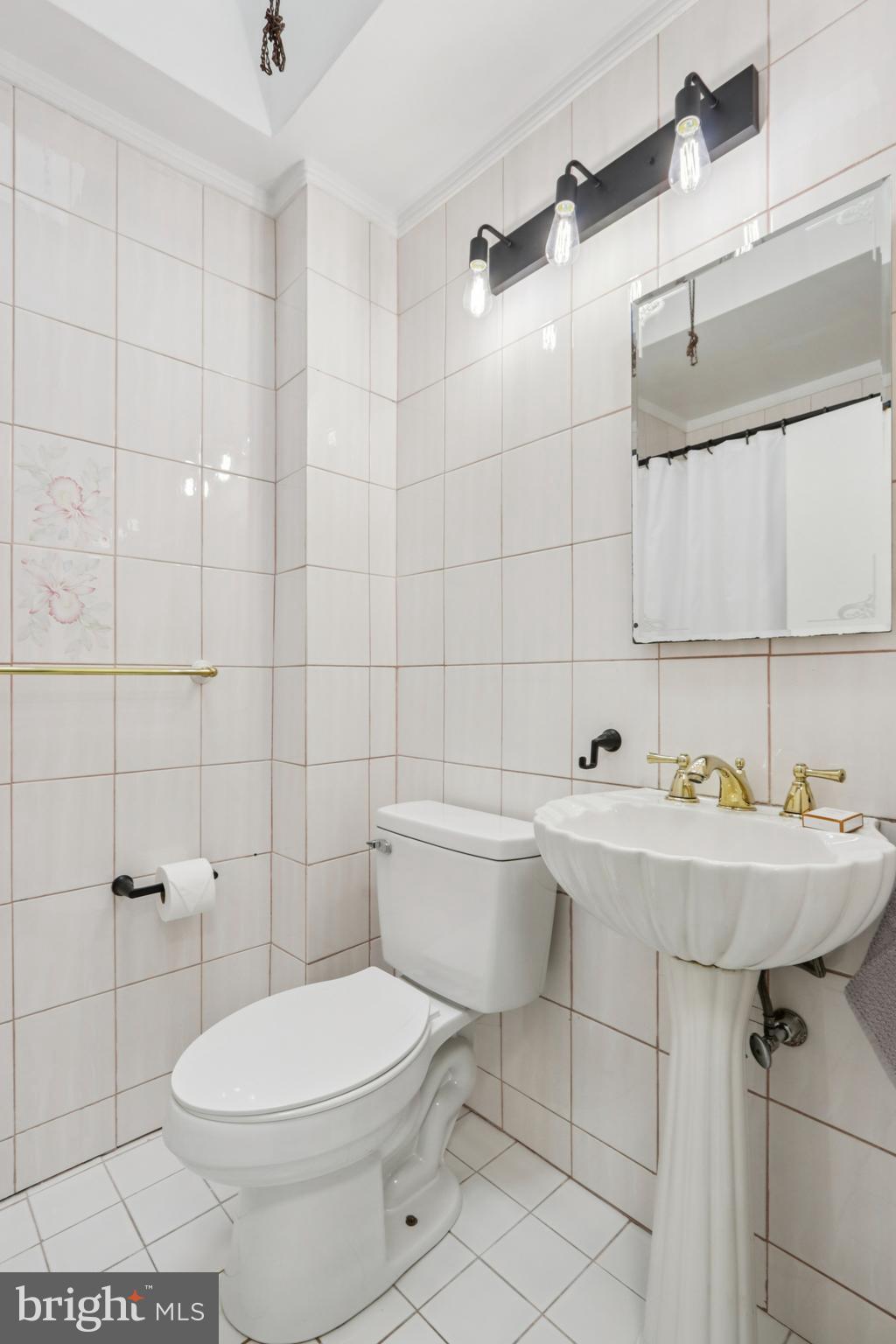 PHILADELPHIA (NORTHEAST) - Residential