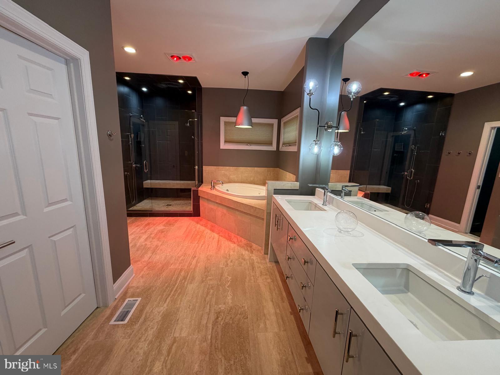 NORTHWOODS - Residential