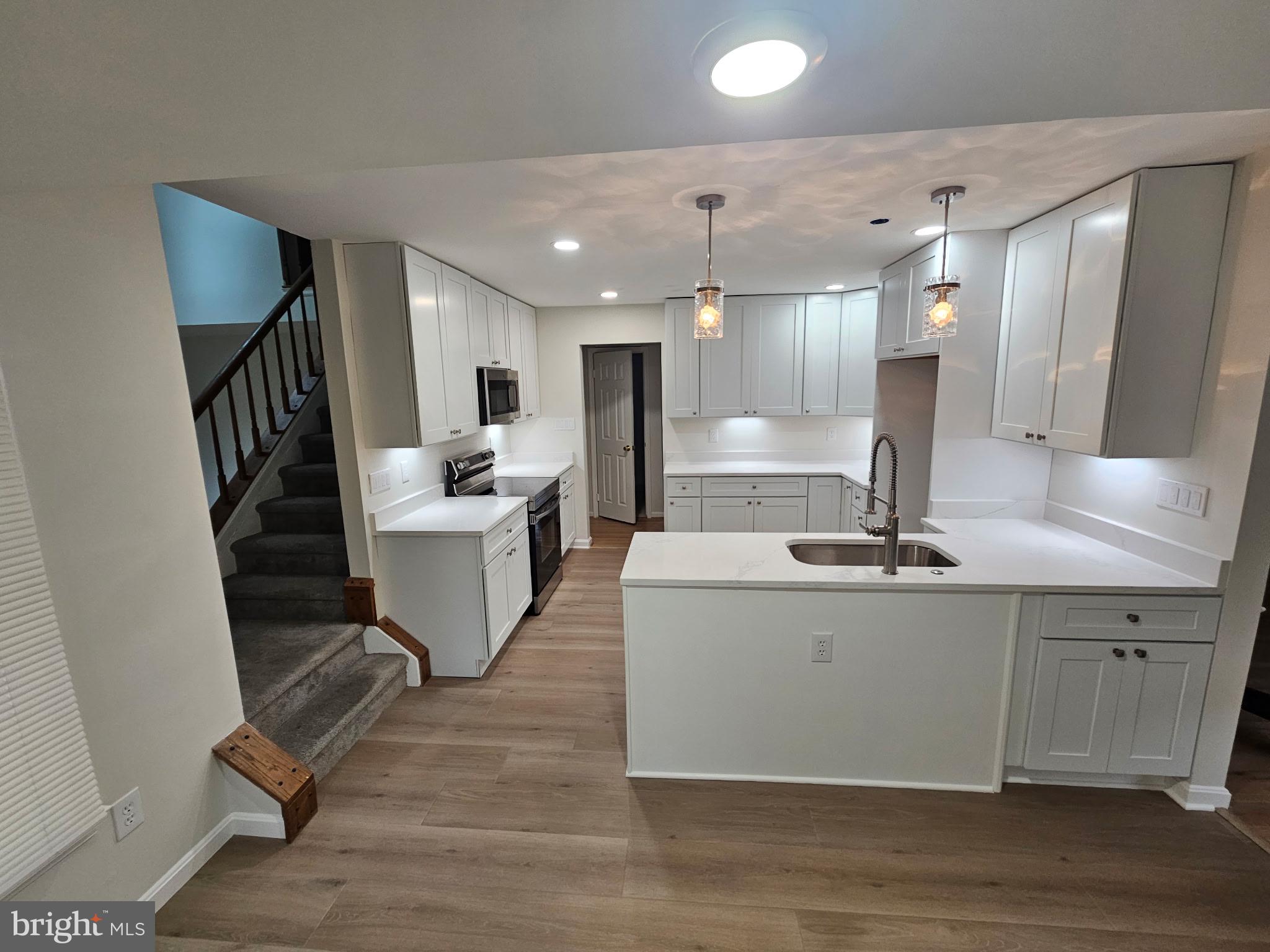 9294 MAINSAIL DRIVE