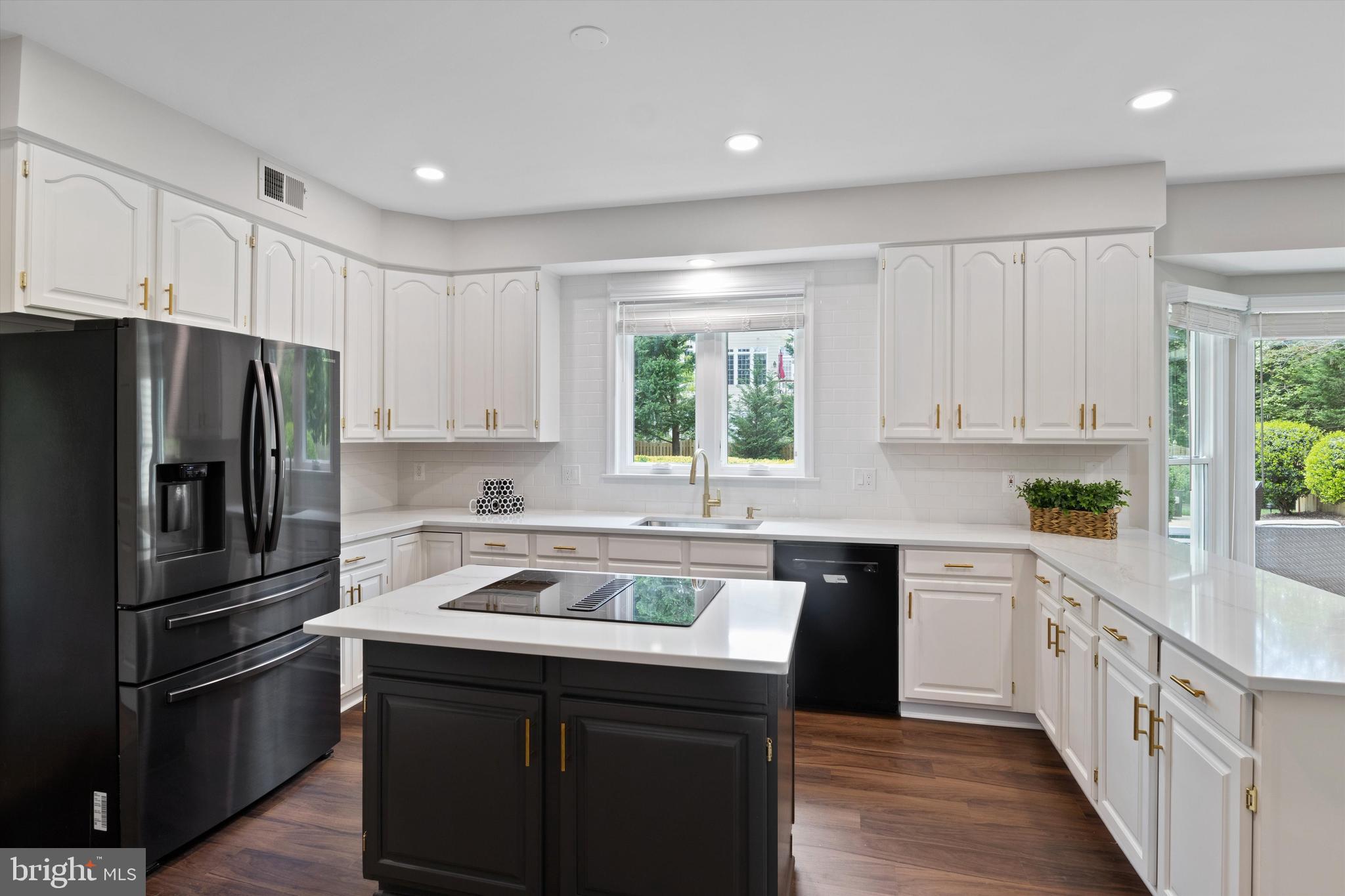 CROSSPOINTE - Residential