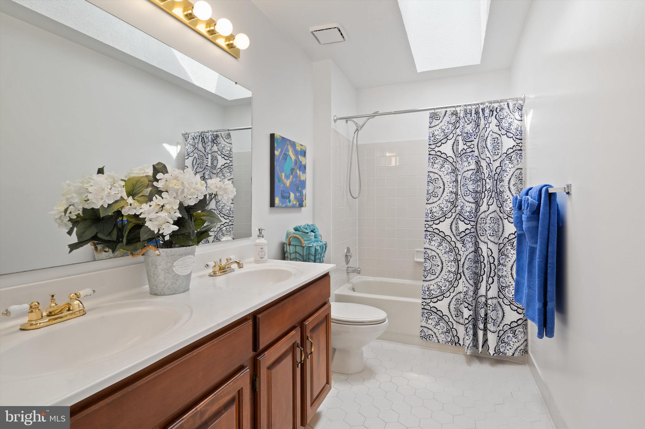 CROSSPOINTE - Residential