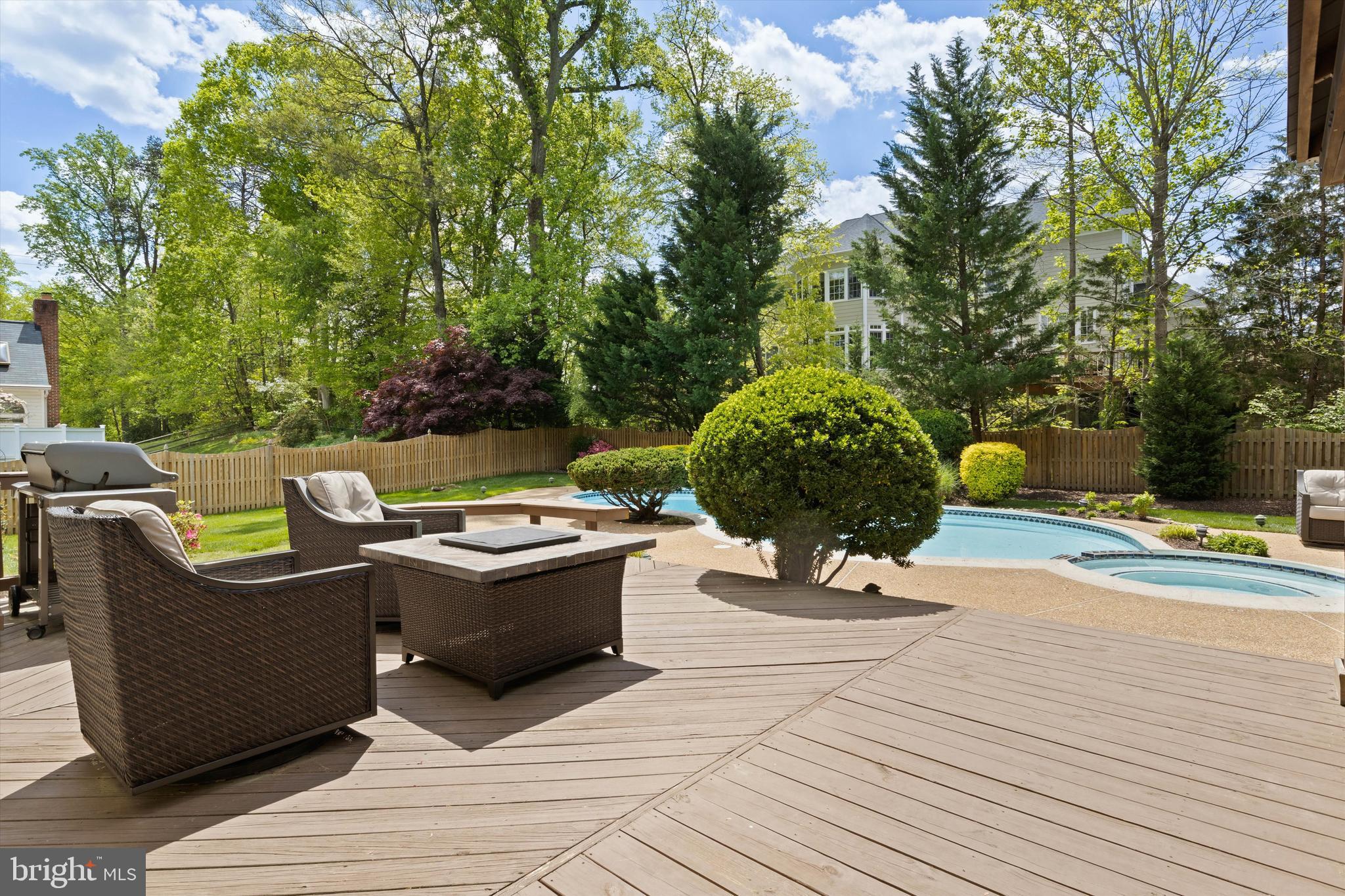 CROSSPOINTE - Residential