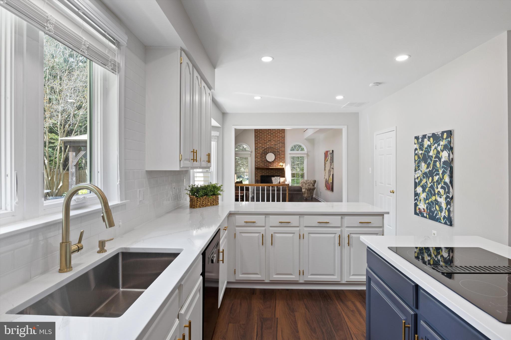 CROSSPOINTE - Residential