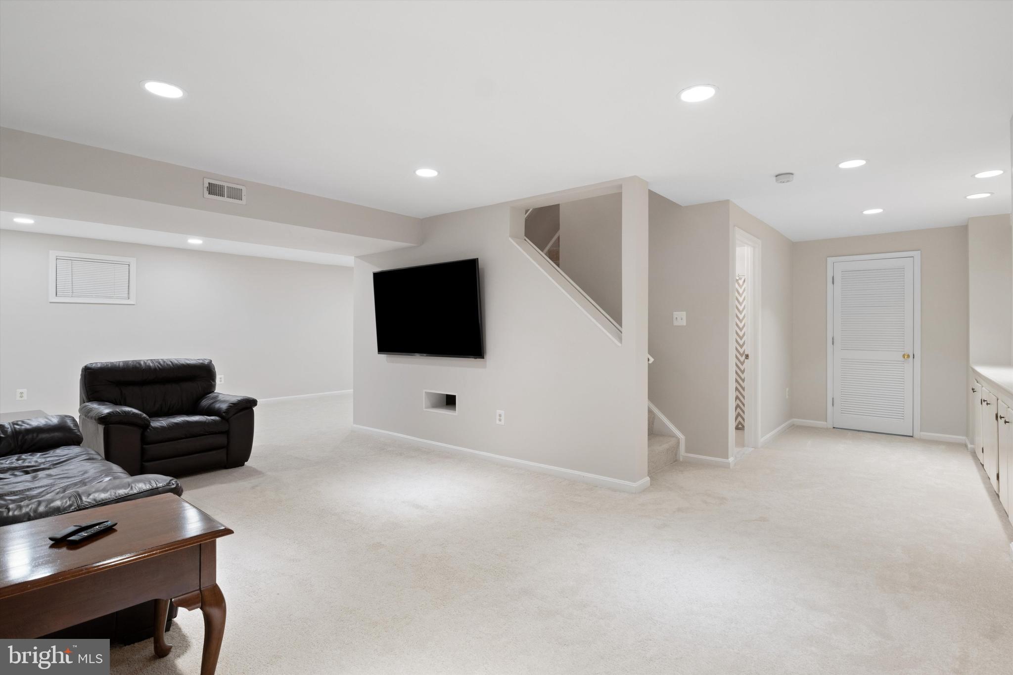 CROSSPOINTE - Residential