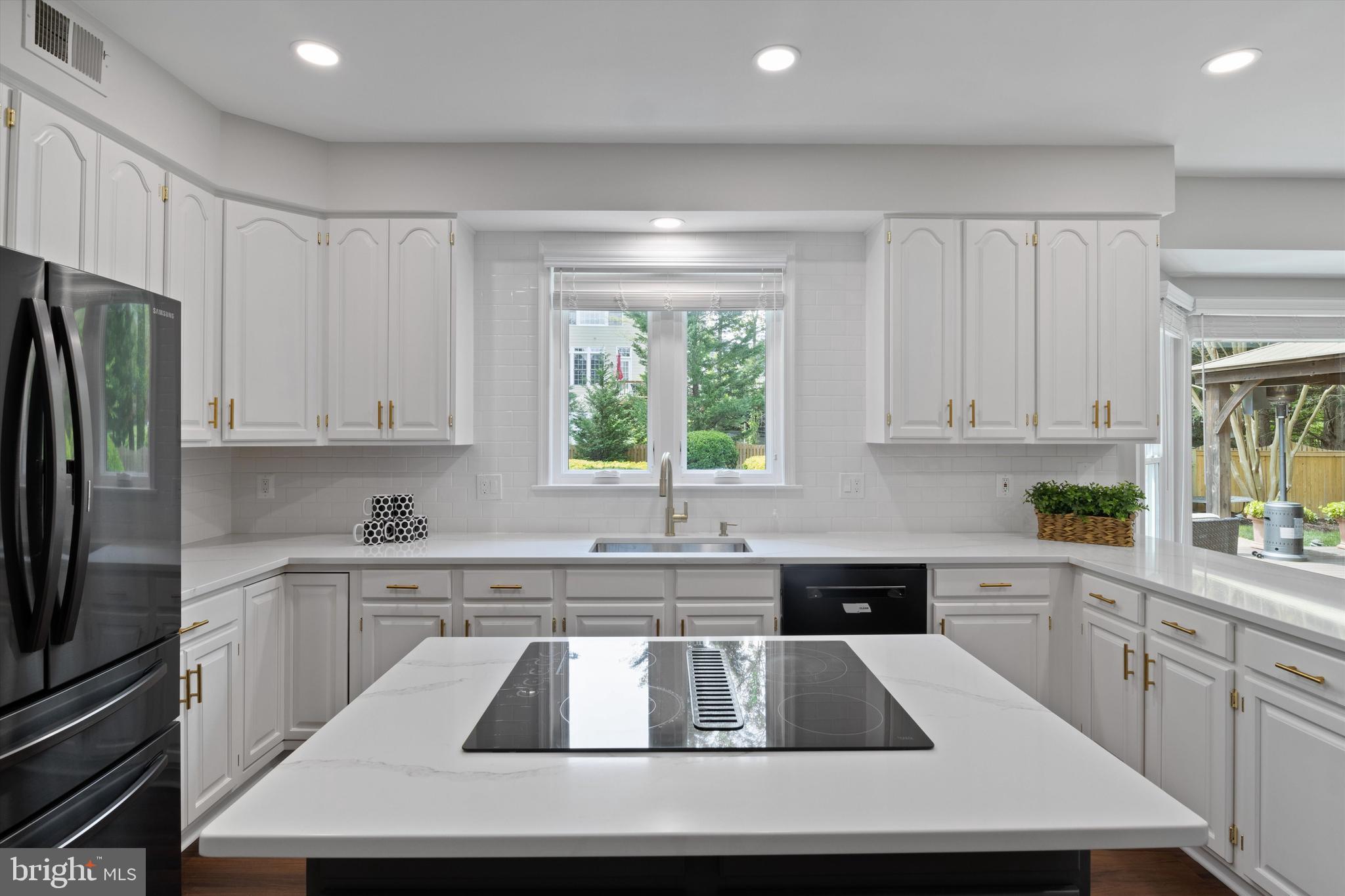 CROSSPOINTE - Residential