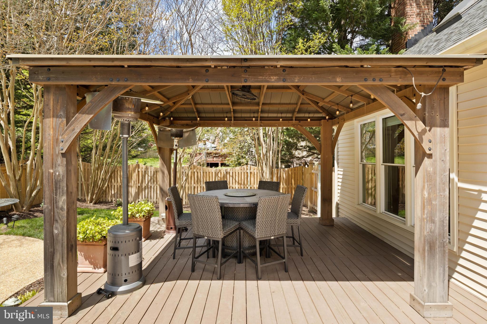 CROSSPOINTE - Residential