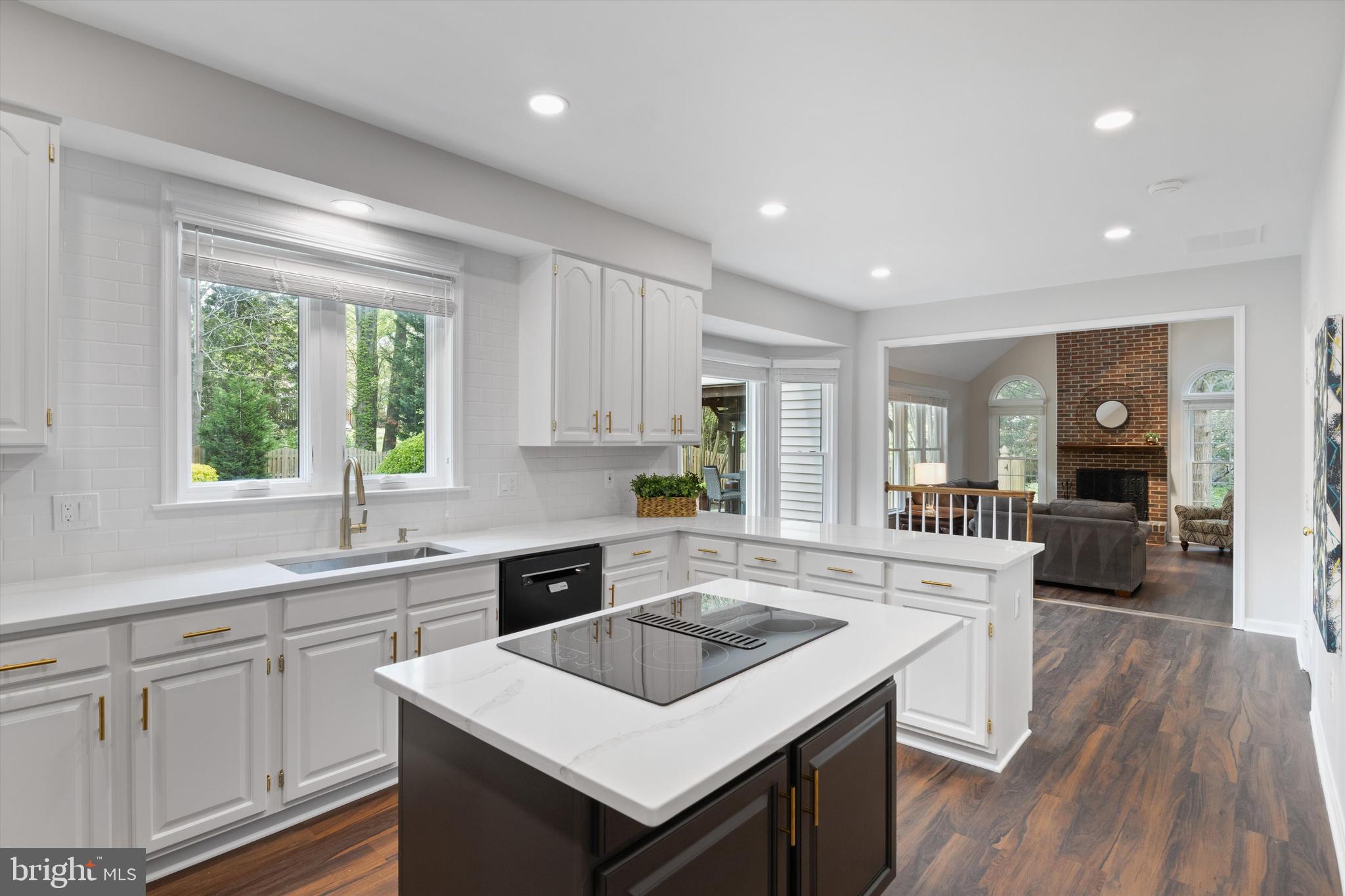 CROSSPOINTE - Residential