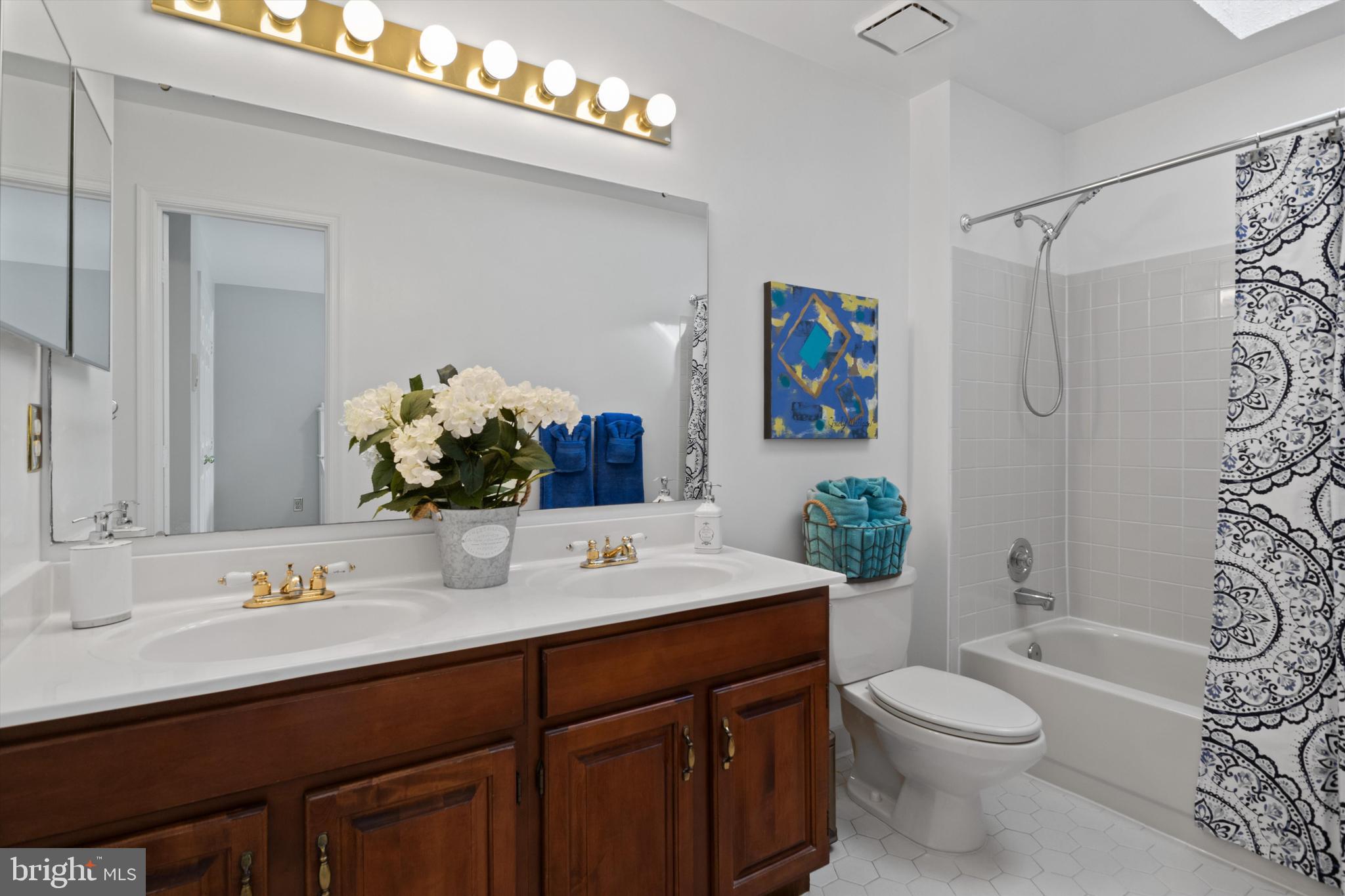 CROSSPOINTE - Residential