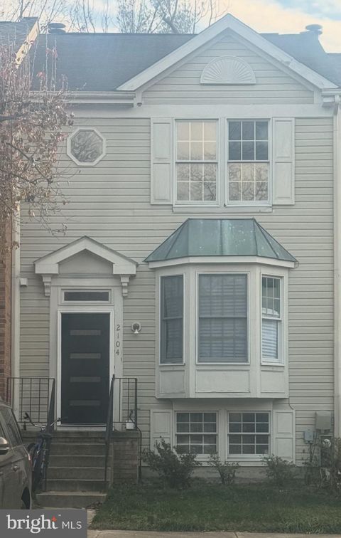Townhouse For Sale - 2104 Commissary Circle<br/> ODENTON, MD 21113