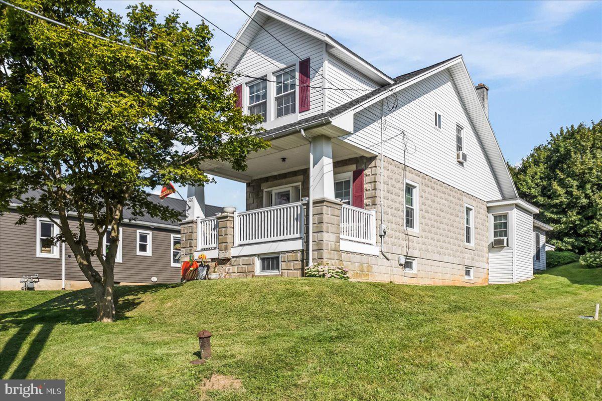 320 W MAIN STREET