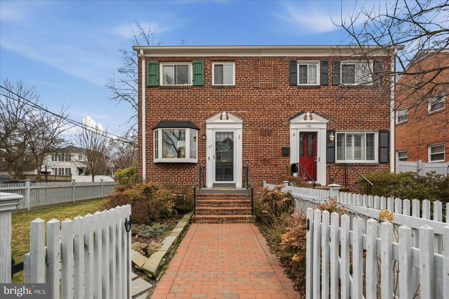 127 E GLENDALE AVENUE