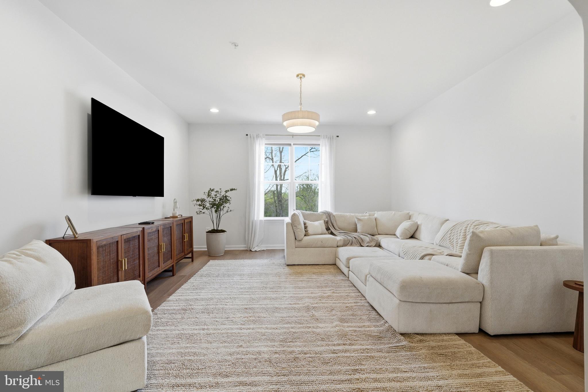 WORMANS MILL - Residential