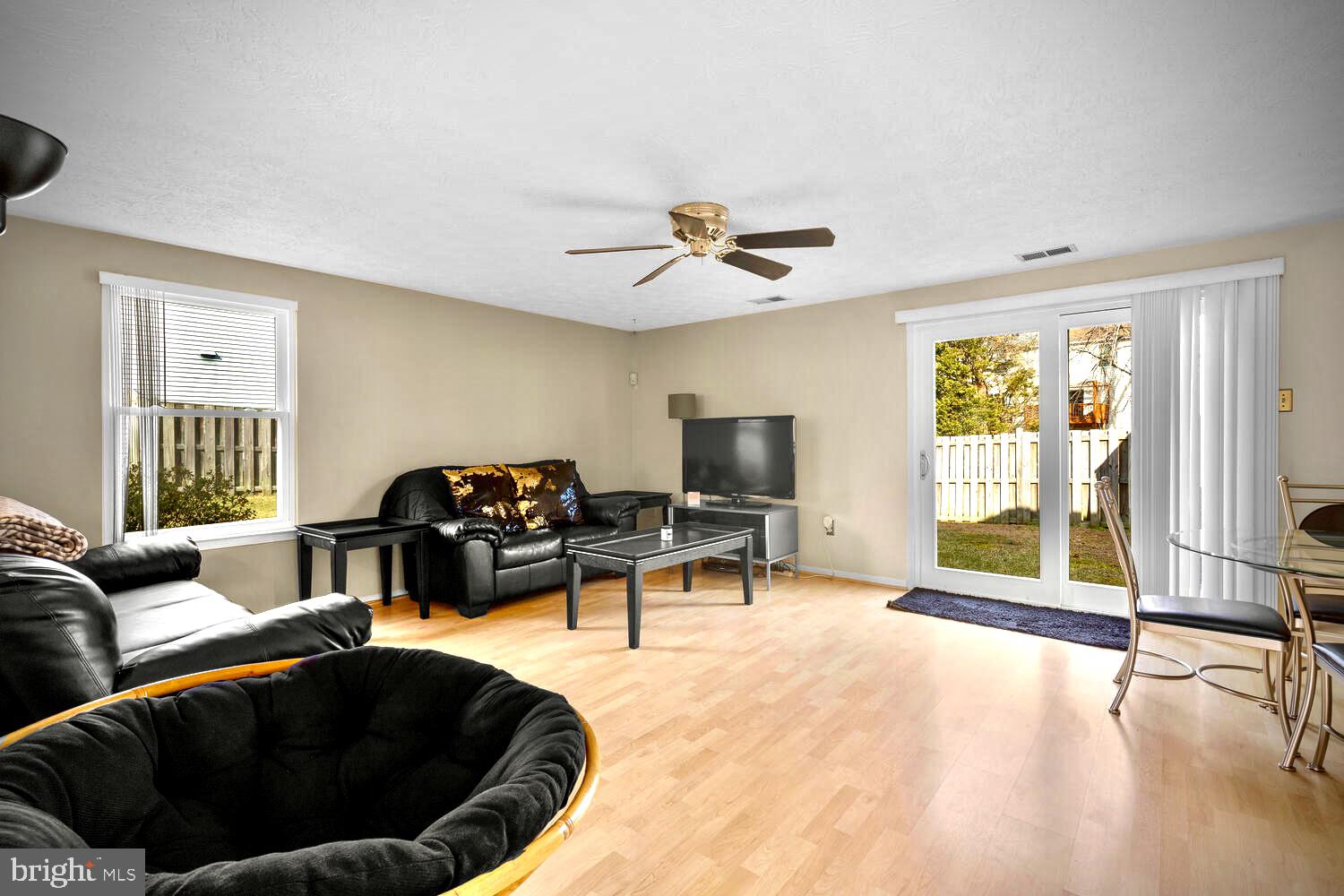 OAK POND TOWNHOU - Residential