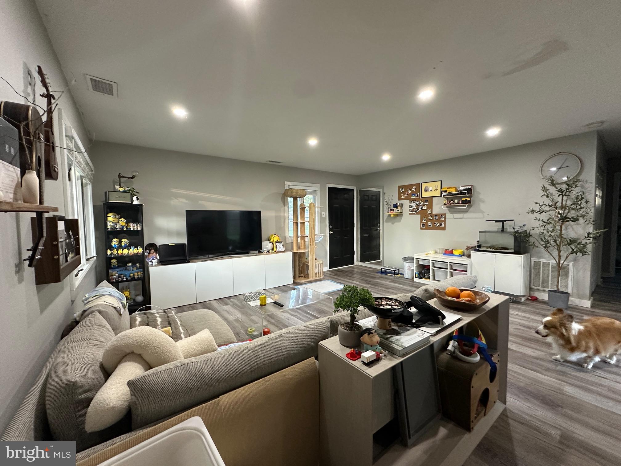 OAKTREE HOLLOW - Residential