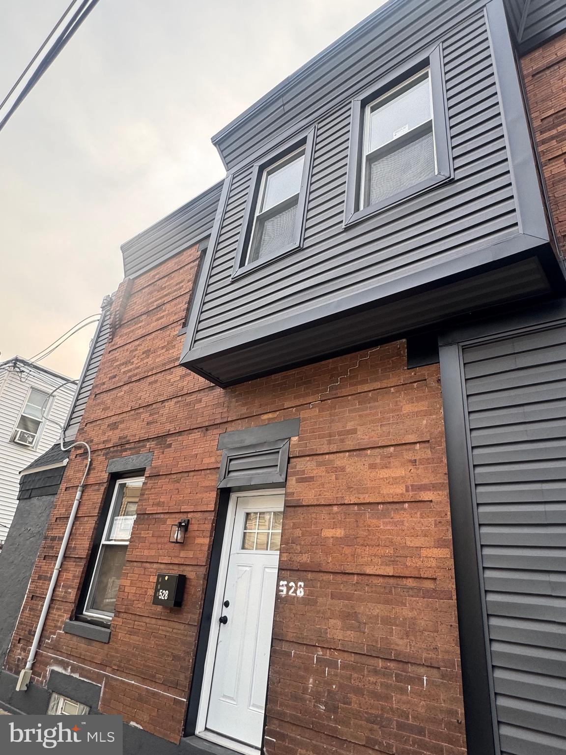 528 WILLARD STREET