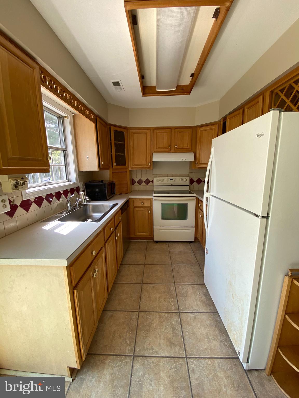8701 POINT OF WOODS DRIVE