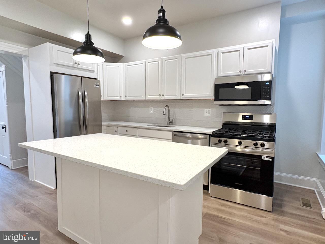 406 W 28TH STREET