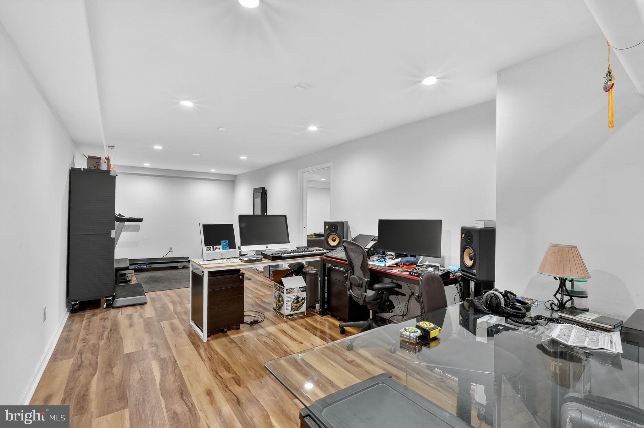 MEADOWLANDS - Residential Lease