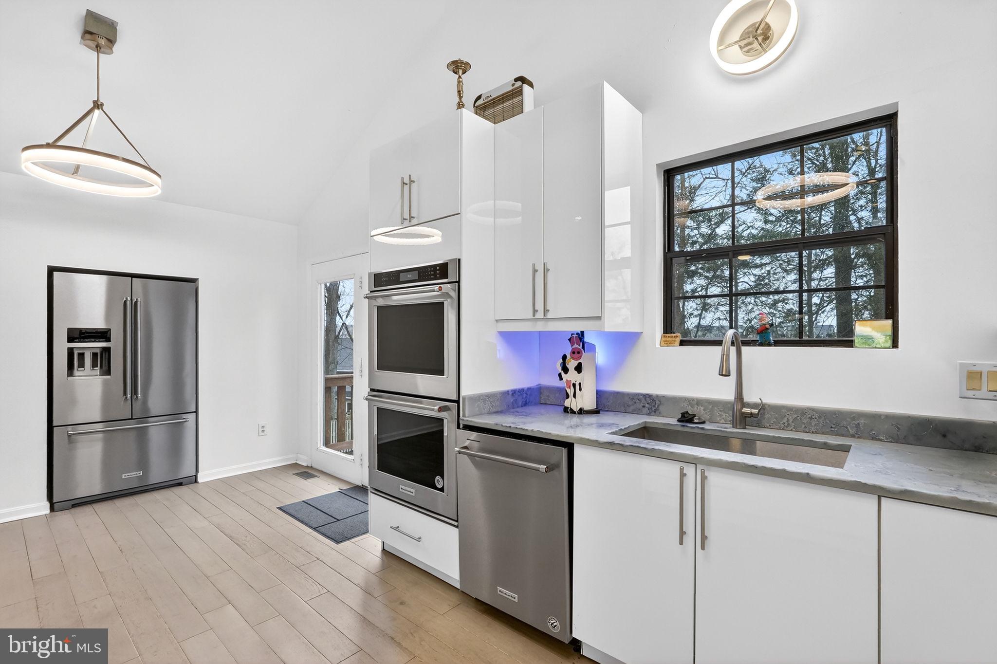 MEADOWLANDS - Residential Lease