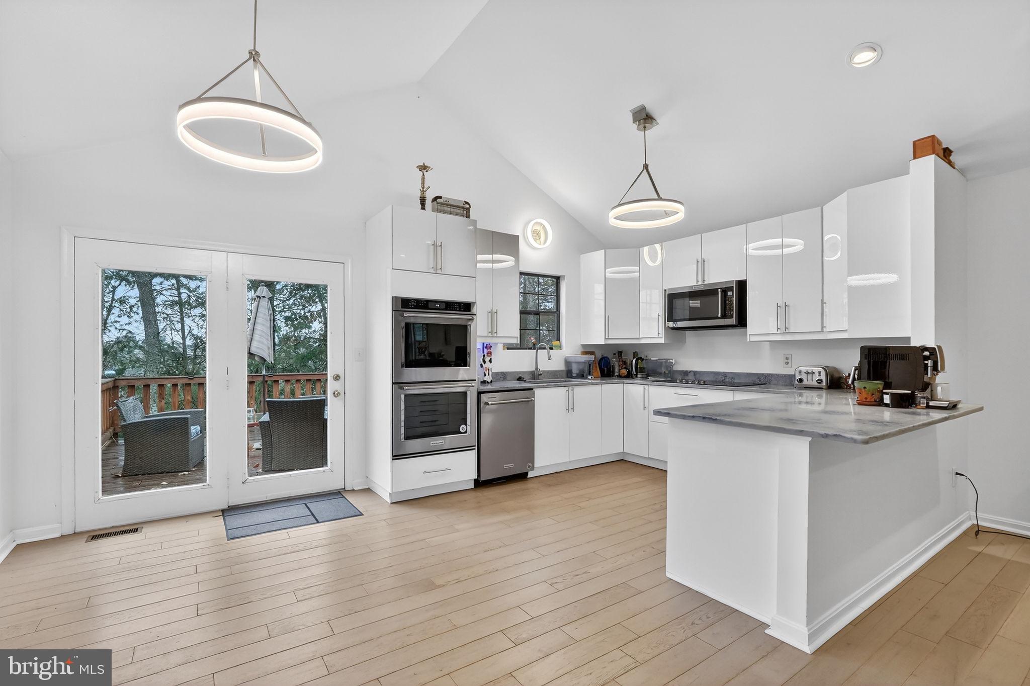 MEADOWLANDS - Residential Lease