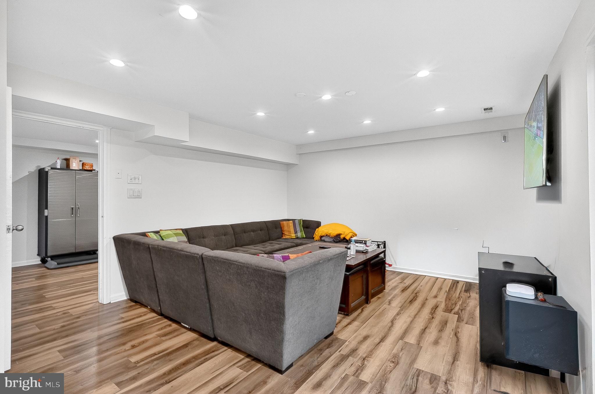 MEADOWLANDS - Residential Lease