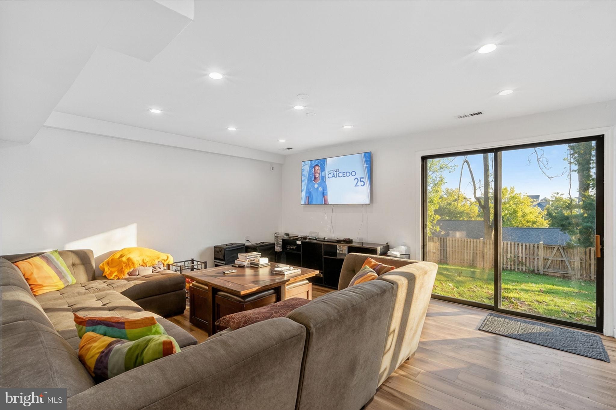 MEADOWLANDS - Residential Lease