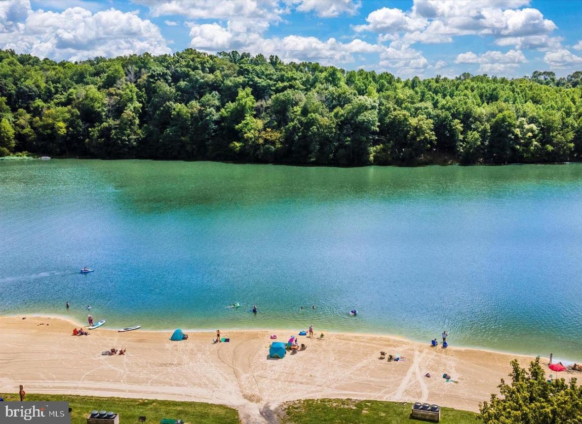 MEADOWLANDS - Residential Lease