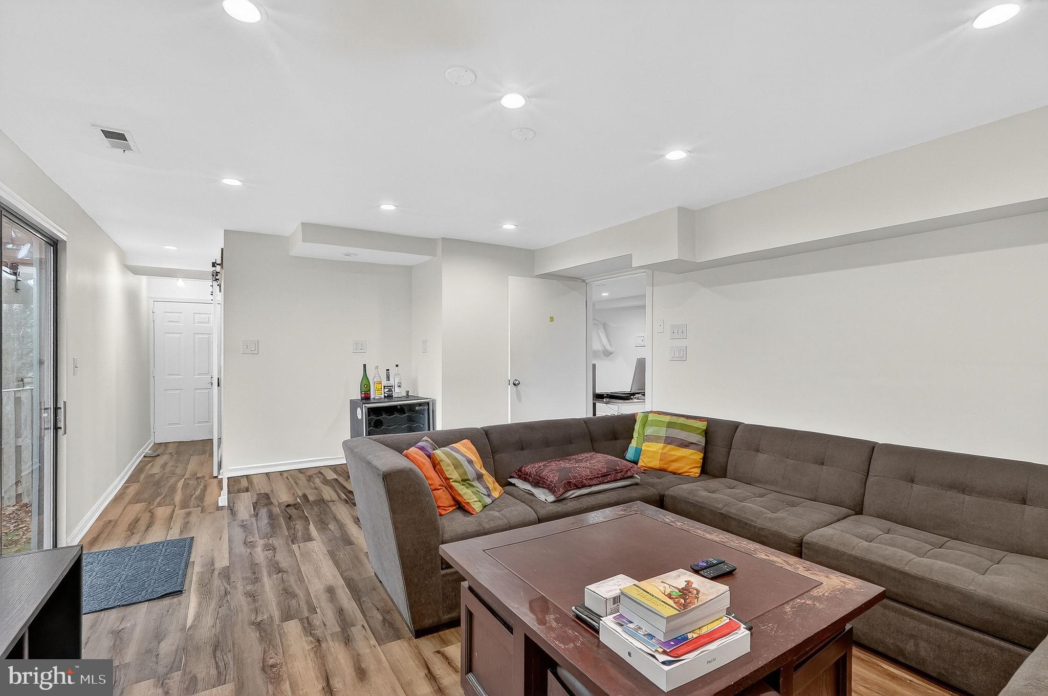 MEADOWLANDS - Residential Lease