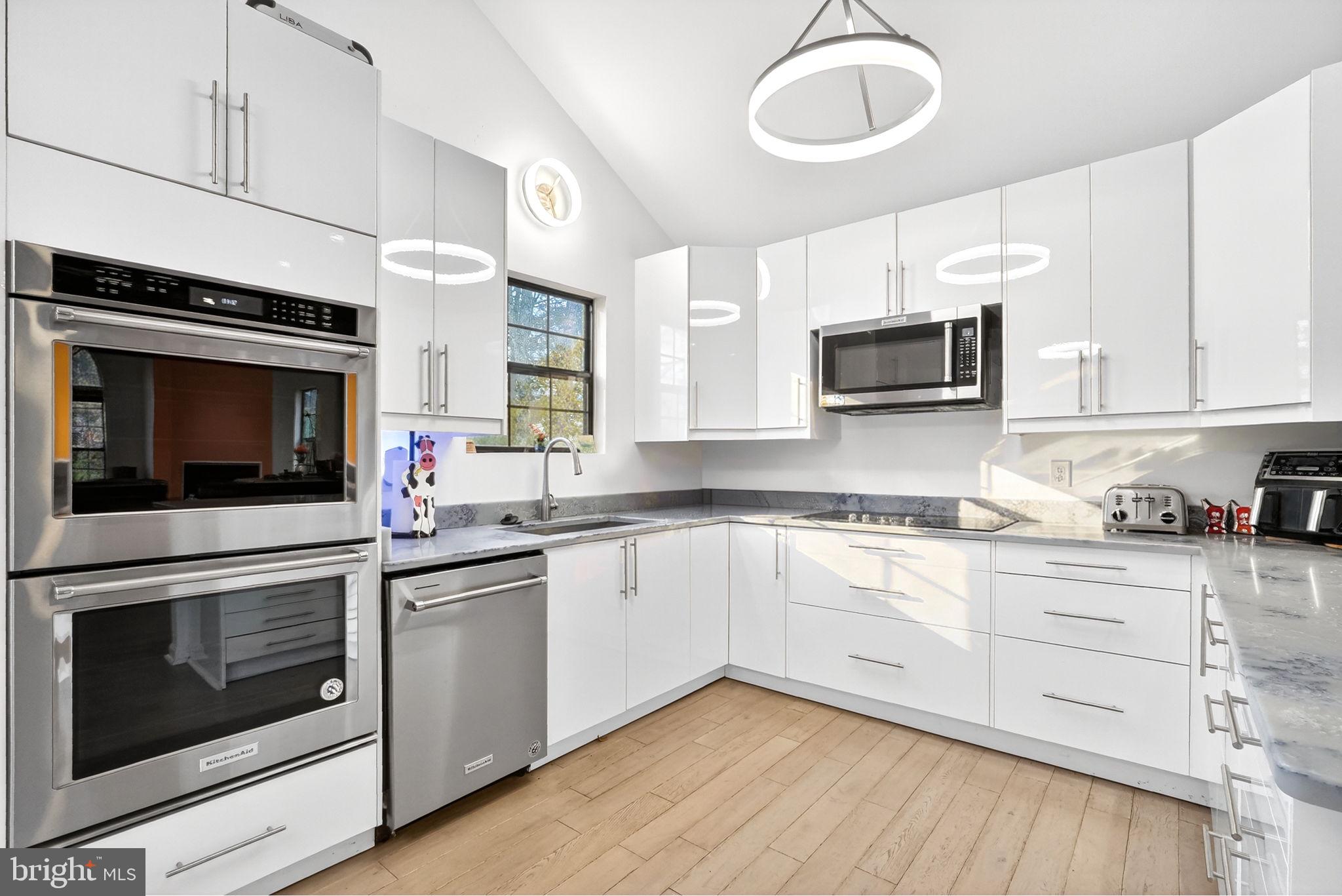 MEADOWLANDS - Residential Lease