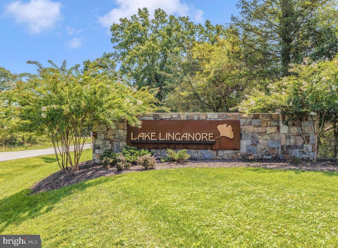 MEADOWLANDS - Residential Lease