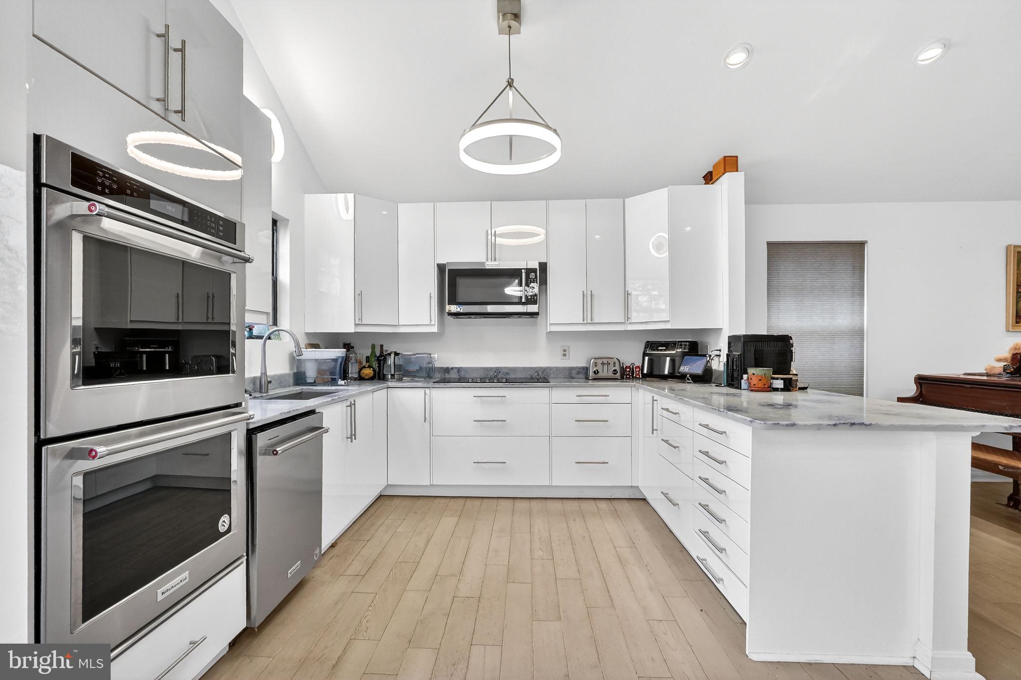 MEADOWLANDS - Residential Lease