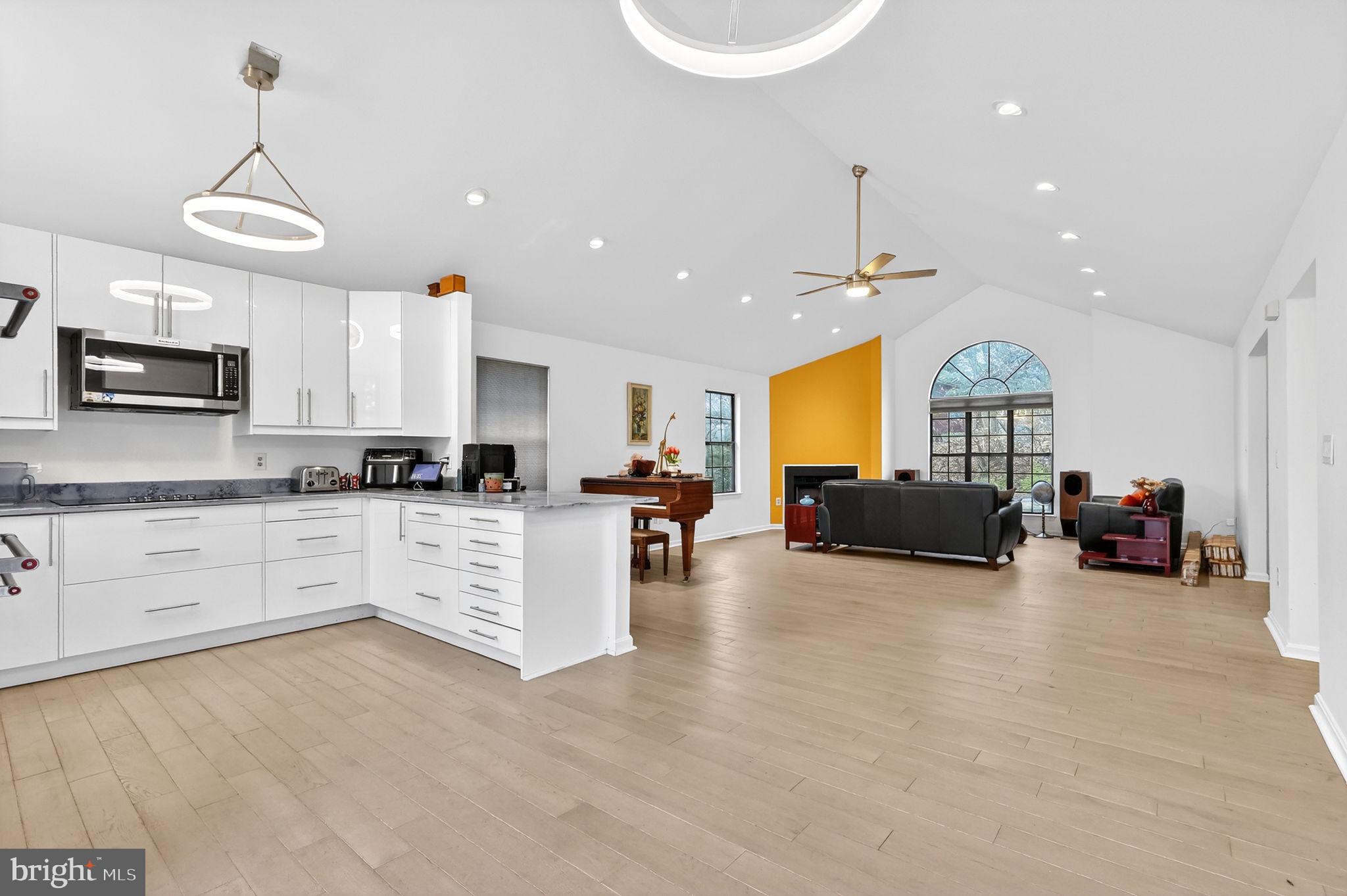 MEADOWLANDS - Residential Lease