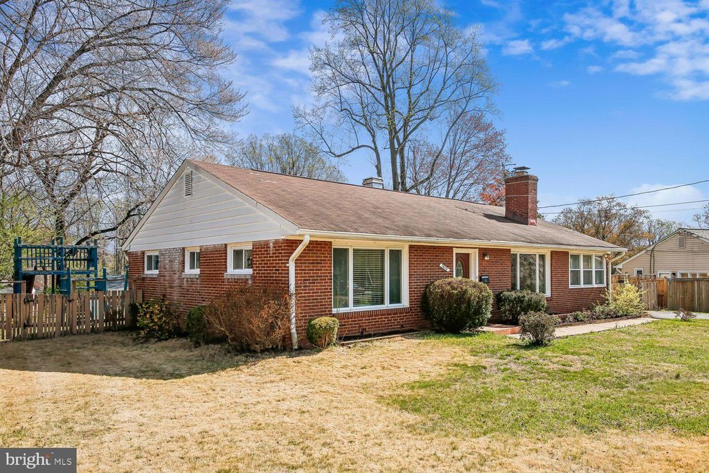 Photo of 3610 Parklane Road, FAIRFAX, VA 22030 (MLS # VAFC2008028)
