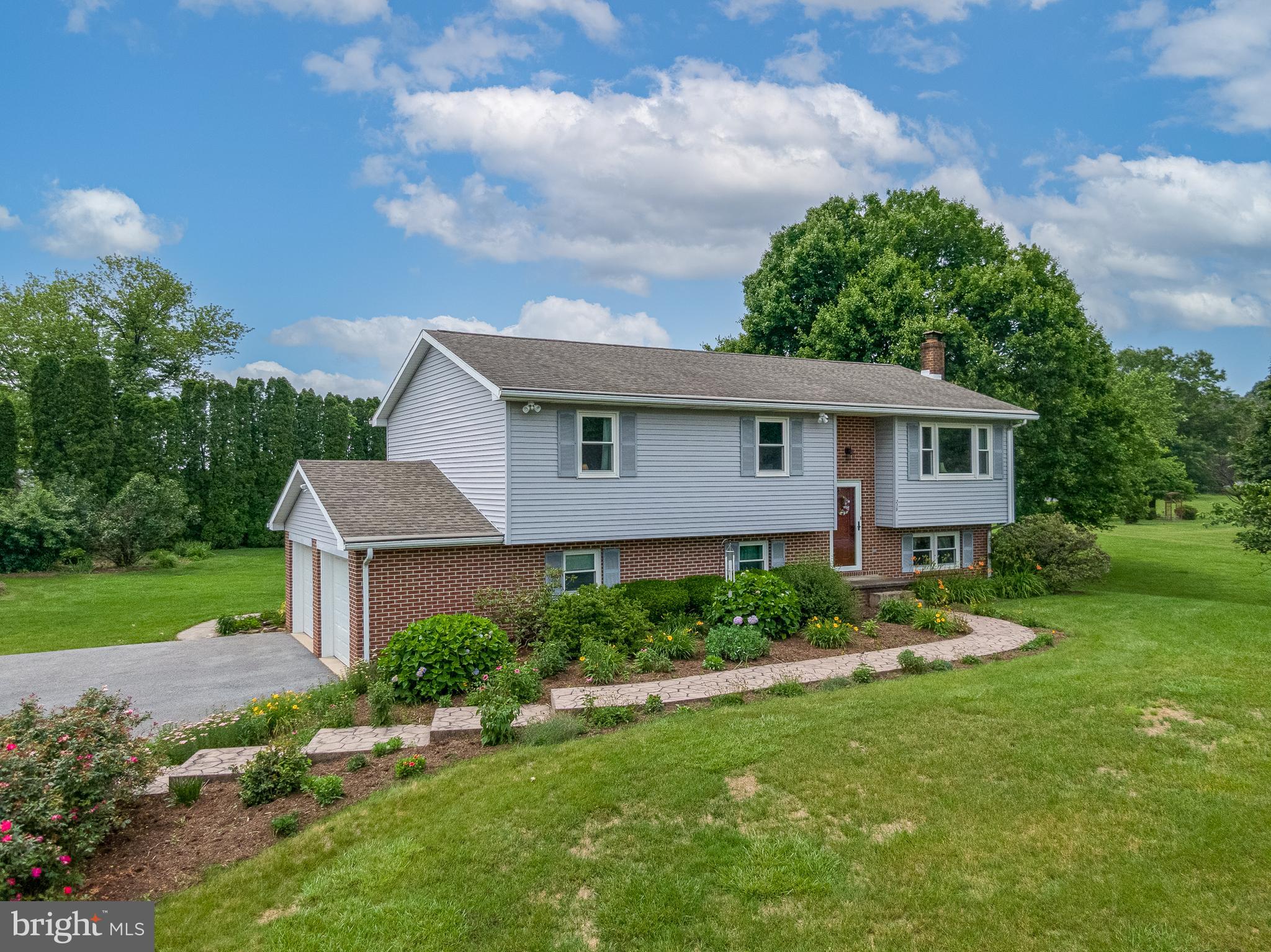 215 SLEEPY HOLLOW DRIVE
